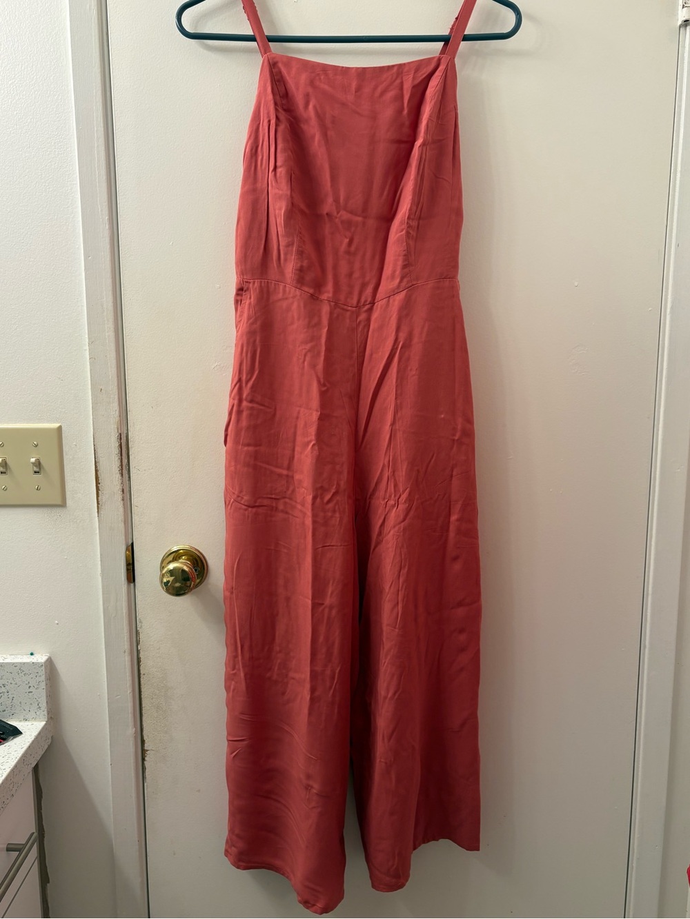 Old Navy Sleeveless Wide-Leg Jumpsuit in Dusty Coral Size S